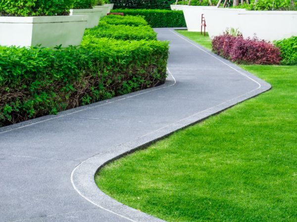 Cost of Walkway Curb Installation in Provo